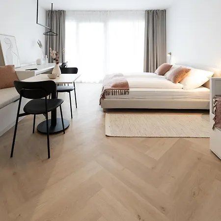 4 Apartment *