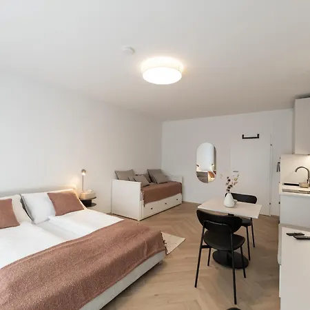 4 Apartment *