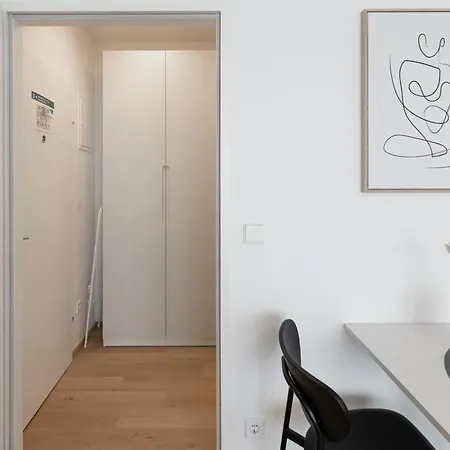 Apartment 4 *