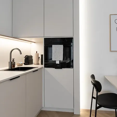 Apartment 4 *