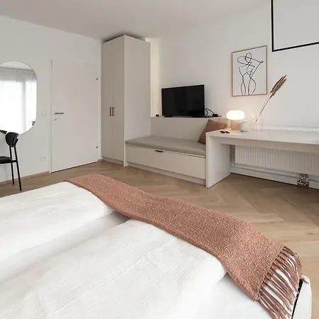 4 Apartment *