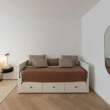 Apartment 4 *